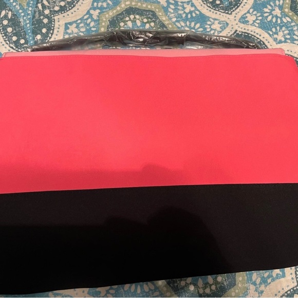 Victorias Secret Large Lunch Tote - Picture 2 of 4